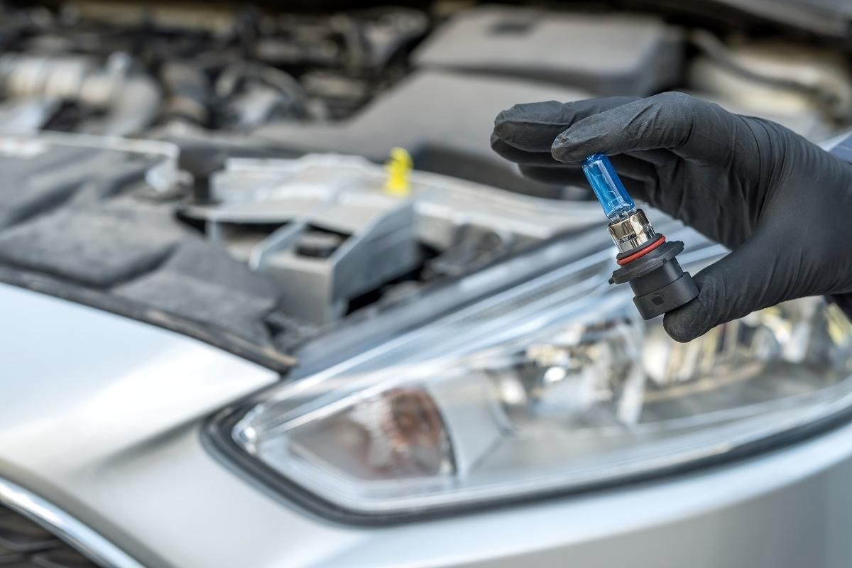 ¿Cada cuánto cambiar las luces de tu coche?