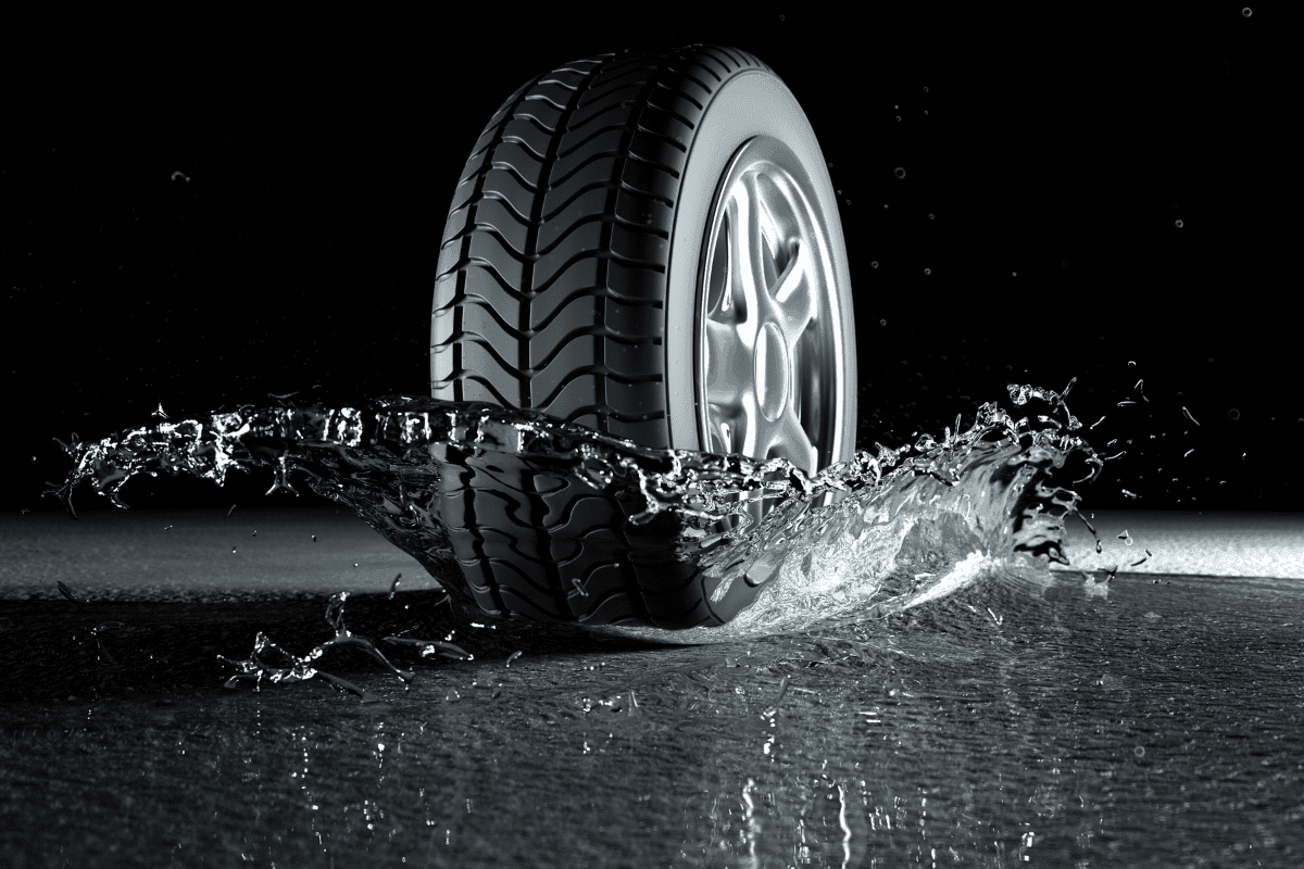 ¿Cómo actuar cuando se produce un aquaplaning?